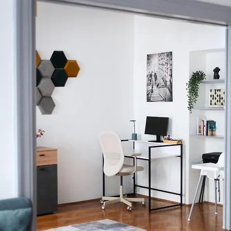 3 Bedroom Apartment *