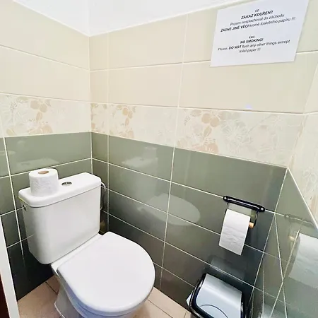 Apartment With Free Parking 5