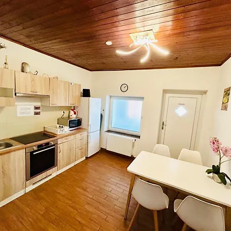 Apartment With Free Parking 5 Prague
