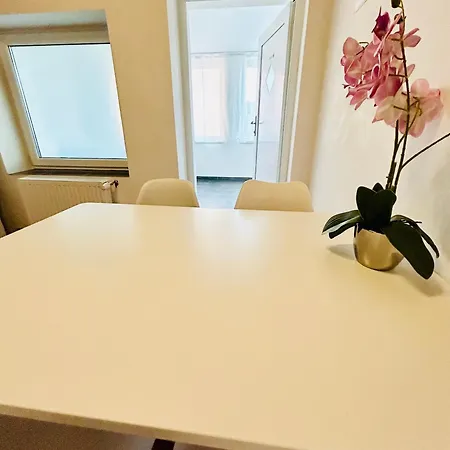 Apartment With Free Parking 5
