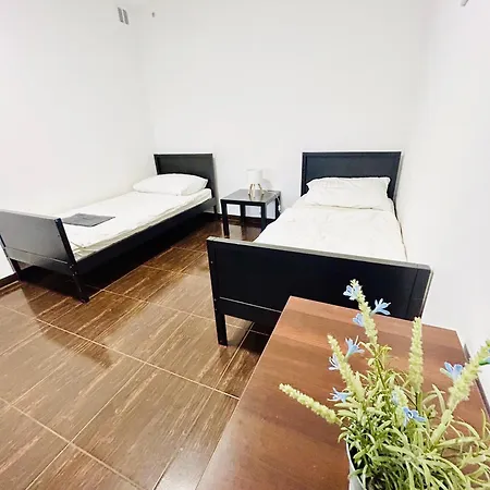 Apartment With Free Parking 5 Prague