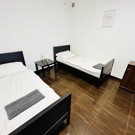 Apartment With Free Parking 5 *