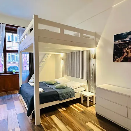 Elly Modern Oldtown Apartment