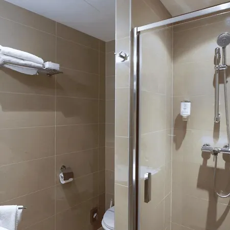 Agnes Hotel 4*