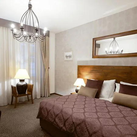 Agnes Hotel