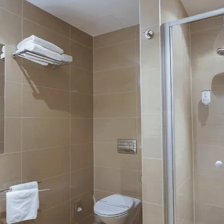Hotell Agnes 4*