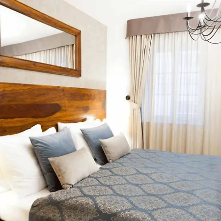 Agnes Hotel
