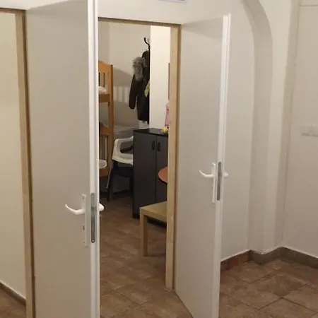 Tesla Apartment *
