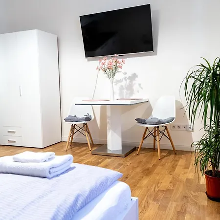 Apartment New! Romantic Apartment! In Centre! Florence! Prague