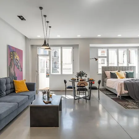Apartment The Grand Krocinova Loft - Golden Bond Retreat *