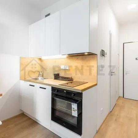 Mymozart Lux With Parking Included Prague