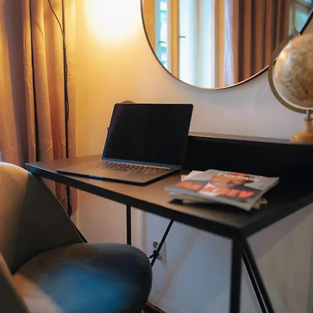 Cinematic With Pool Table & Cinema In The Heart Of Apartment *
