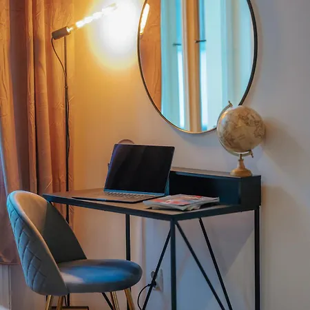 Cinematic With Pool Table & Cinema In The Heart Of Apartment