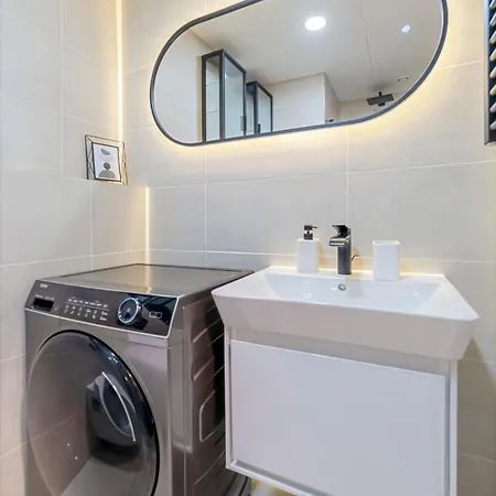 Mymozart By Rentez Apartment Prague