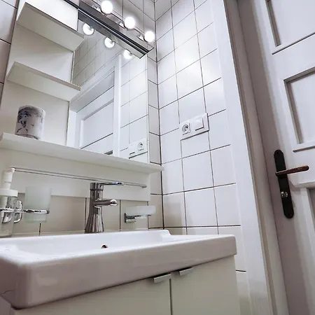 Two-bedroom Haven In The Old Town * Prague