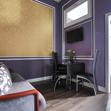 Two-bedroom Haven In The Old Town Prague