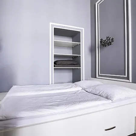Two-bedroom Haven In The Old Town * Prague