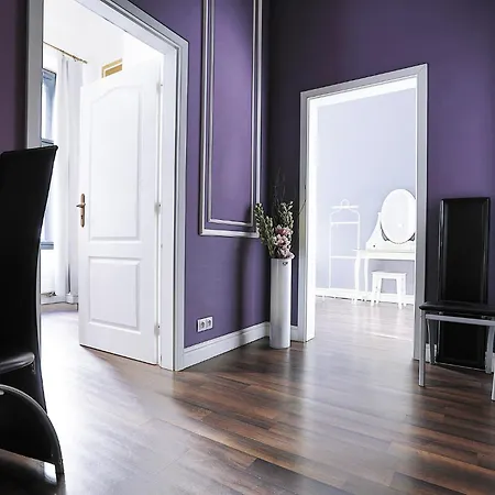 Two-bedroom Haven In The Old Town Apartment *
