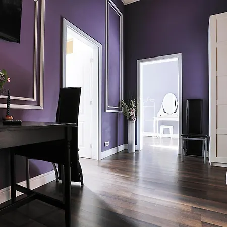 Apartment Two-bedroom Haven In The Old Town *