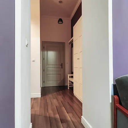 Two-bedroom Haven In The Old Town *