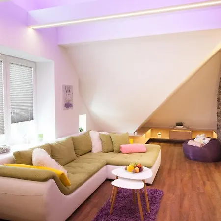 Apartment 3kk - 115m2 V Klidne Lokalite - 4 Prague