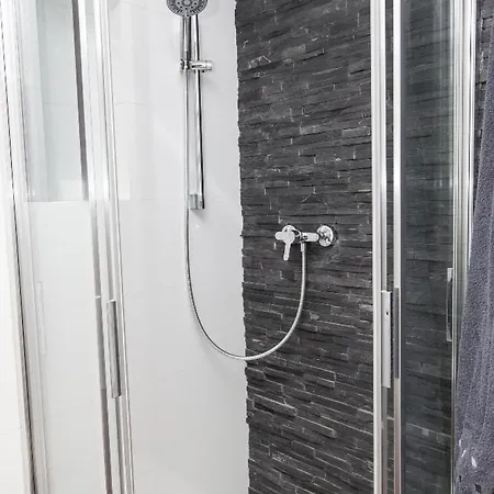 3kk - 115m2 V Klidne Lokalite - 4 Apartment *