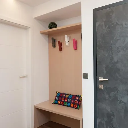 3kk - 115m2 V Klidne Lokalite - 4 Apartment