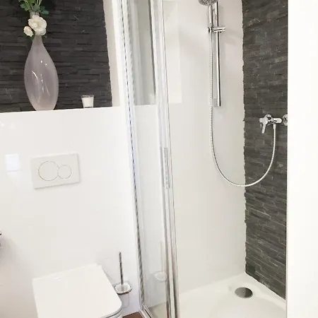 3kk - 115m2 V Klidne Lokalite - 4 Apartment Prague