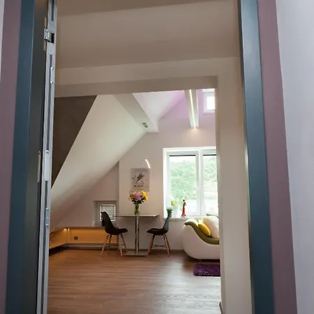 Apartment 3kk - 115m2 V Klidne Lokalite - 4 Prague