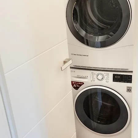 3kk - 115m2 V Klidne Lokalite - 4 * Prague