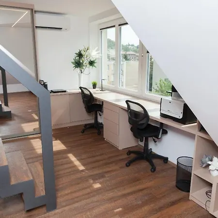 3kk - 115m2 V Klidne Lokalite - 4 Apartment
