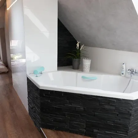 Apartment 3kk - 115m2 V Klidne Lokalite - 4 *
