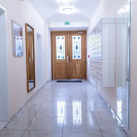 Beautiful In The Center Of 1 Apartment *
