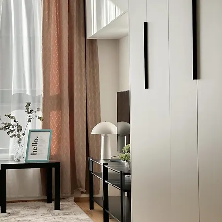 Real Living By Refa Karlin 307 * Prague