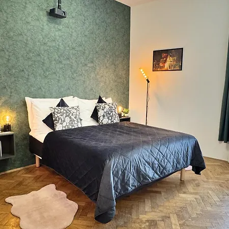 Apartment Cinematic With Pool Table & Cinema In The Heart Of Prague