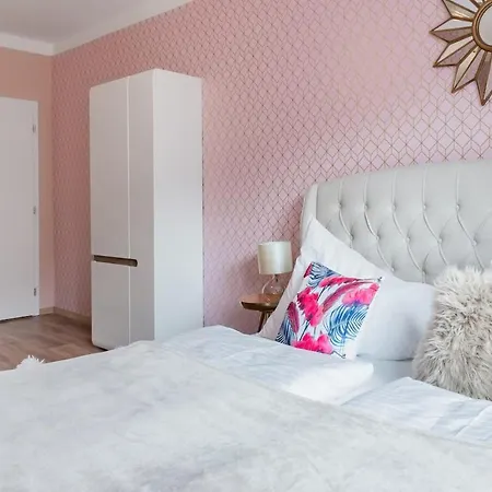 Pastel Art Deco 3bdr Ruterra Apartment Prague
