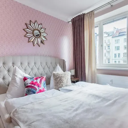 Pastel Art Deco 3bdr Ruterra * Prague