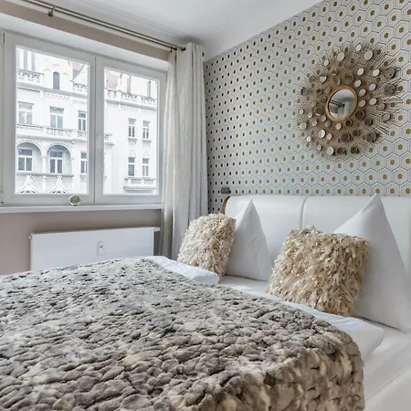 Apartment Pastel Art Deco 3bdr Ruterra