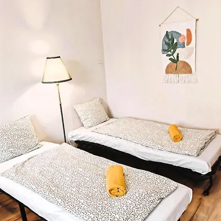 Flat In Zizkov -303- * Prague