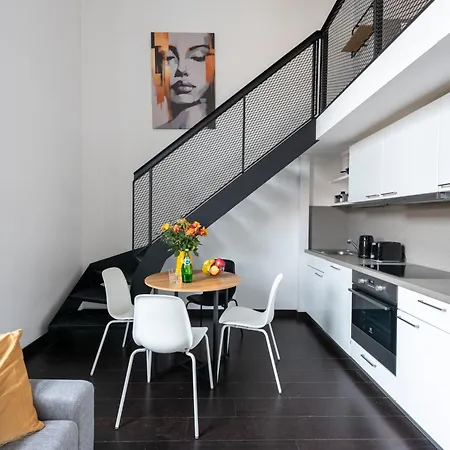 Daire Loft Spacious In Prag