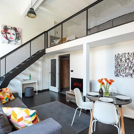 Daire Loft Spacious In Prag