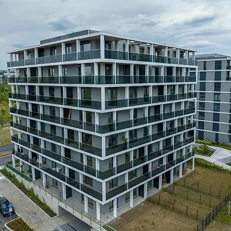 New Studio, King Bed, Free Parking, Terrace * Praha