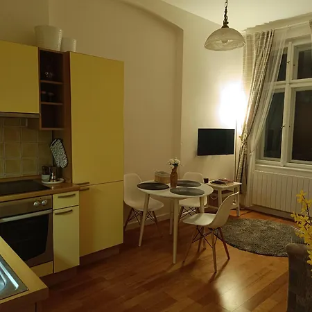 Janlouis Apartment *