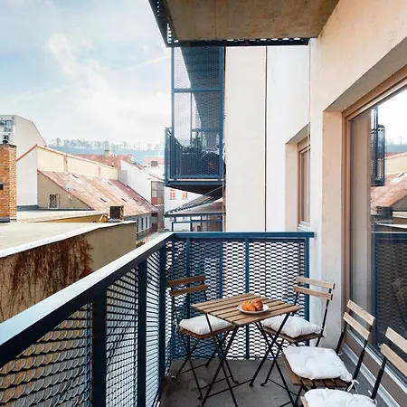 Deluxe With Balcony Near Center