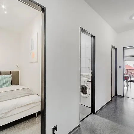 Deluxe With Balcony Near Center Apartment Prague