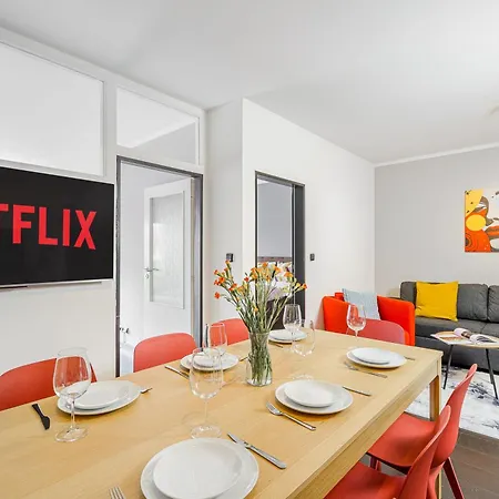 Apartment Deluxe With Balcony Near Center Prague