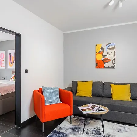 Deluxe With Balcony Near Center Apartment