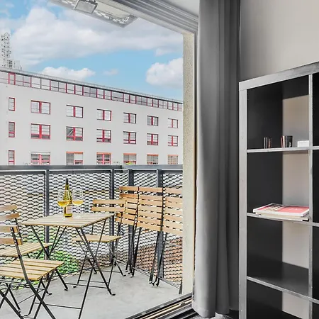 Apartment Deluxe With Balcony Near Center *