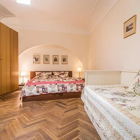 Karmelitska 1 Luxury 1 Bedroom Apartment Prague