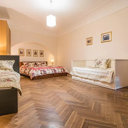 Karmelitska 1 Luxury 1 Bedroom Apartment Prague